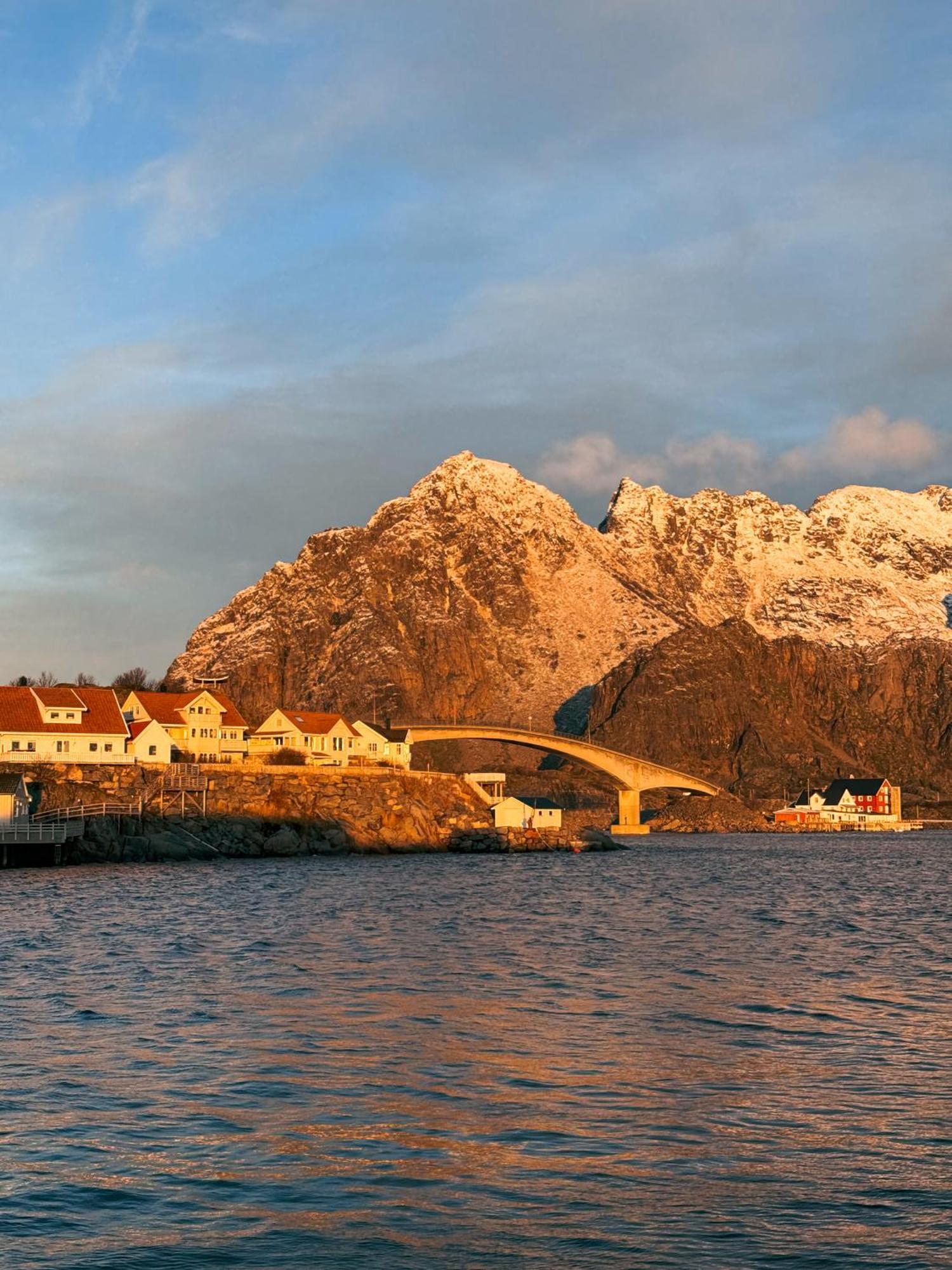 Finnholmen Brygge Henningsvaer Ngoại thất bức ảnh